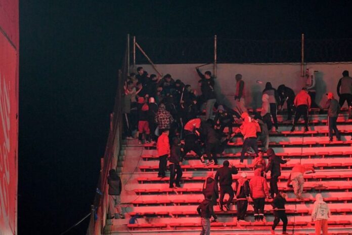 Confusao-La-U-x-Independiente-3