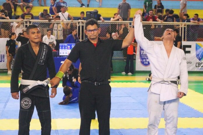 F8AC3E3F-FA38-4B20-975D-18300D3C11EE