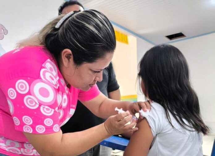 FVS-RCP_Vacinacao-contra-HPV_FOTO-Divulgacao-Semsa-Tonantins-2-1024x745