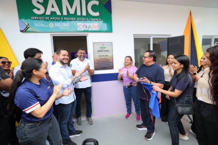 Governador-Wilson-Lima-inaugura-Servico-de-Apoio-a-Mulher-Idoso-e-Crianca-e-investe-mais-de-R-25-milhoes-nos-setores-social-e-primario-em-Coari-2_Foto-Mauro-Neto-Secom-1-1024x682