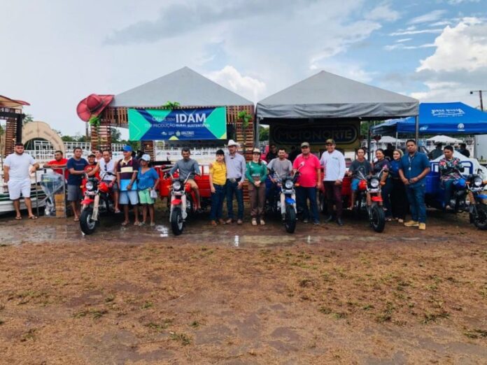 Idam-Entrega-em-Sao-Sebastiao-do-Uatuma-Foto-Divulgacao-Idam-1024x768