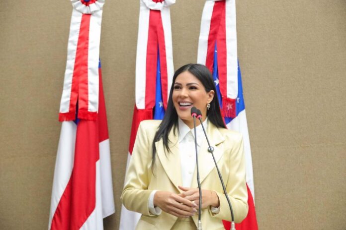 Lei-da-deputada-Mayra-Dias-garante-atencao-e-tratamento-a-retinopatia-diabetica-no-Amazonas-Foto-Nathalie-Brasil-scaled