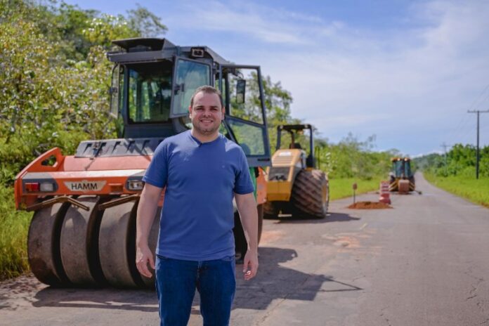 Presidente-Roberto-Cidade-vistoria-obras-de-recuperacao-da-Estrada-de-Balbina-em-Presidente-Figueiredo-Foto-Artur-Gomes-1