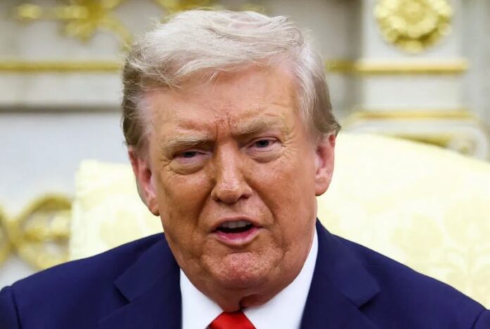 Trump alerta para consequências caso Putin e Zelensky não se encontrem