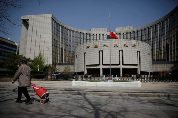 China se vê em dilema de política monetária à espera de corte pelo Fed