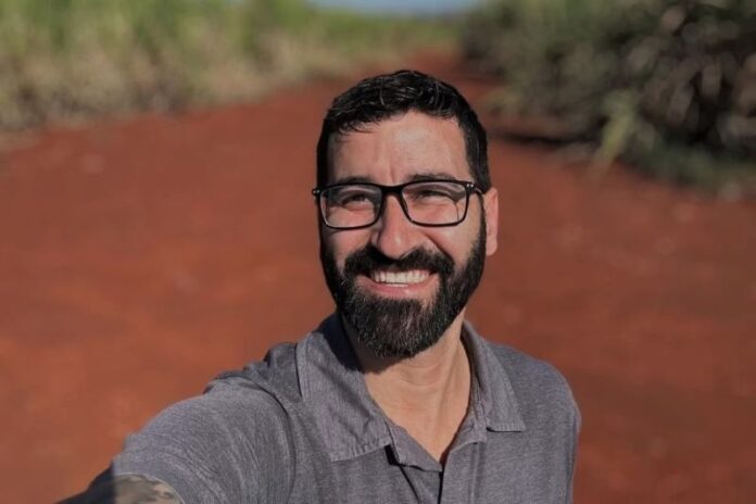 Colaborador da Record morre após ser atingido com linha de cerol em SP