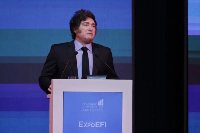 Congresso argentino derruba veto de Milei à lei de pessoas com deficiência