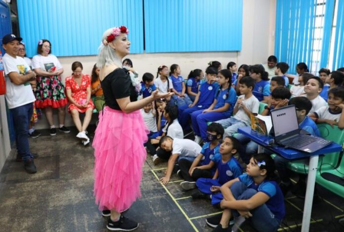 Educacao_Personagem_Narda_Telles_Euzivaldo_Queiroz-1024x690