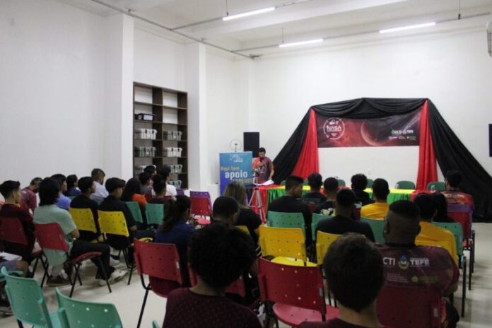 FAPEAM-Com-apoio-do-Governo-do-Amazonas-Tefe-sediara-a-4a-edicao-do-NASA-Space-Apps-Challenge-2-1024x682(1)