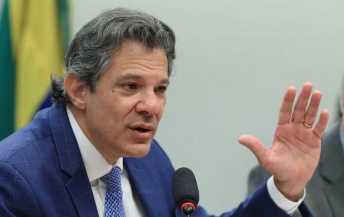 Haddad vê projeto que permite demissão de diretores do BC com preocupação