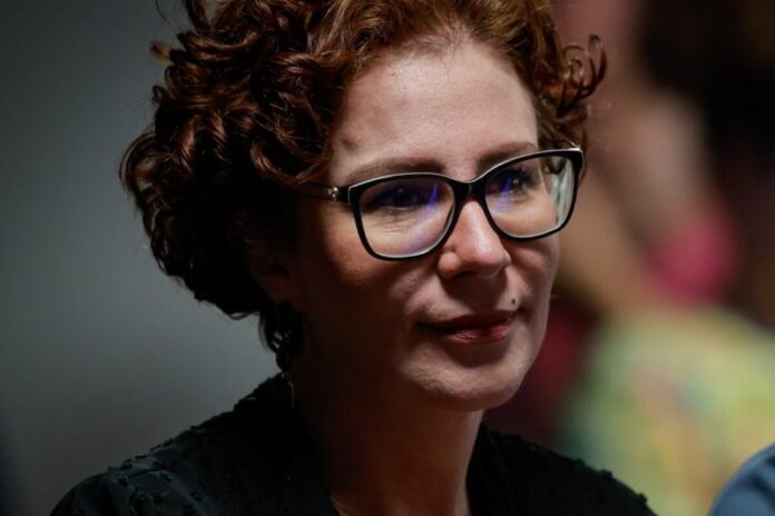 Motta autoriza suplente de Zambelli a demitir servidores do gabinete