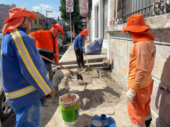 Prefeitura de Manaus revitaliza passeio público na rua Costa Azevedo e garante mais acessibilidade ao centro histórico 2(1)