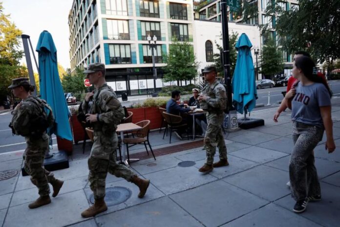 Trump assina ordem executiva para enviar agentes federais à Memphis