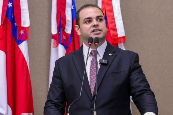 Aleam-analisa-projeto-de-autoria-de-Roberto-Cidade-que-assegura-autonomia-na-escolha-de-oficinas-por-segurados-Foto-Herick-Pereira