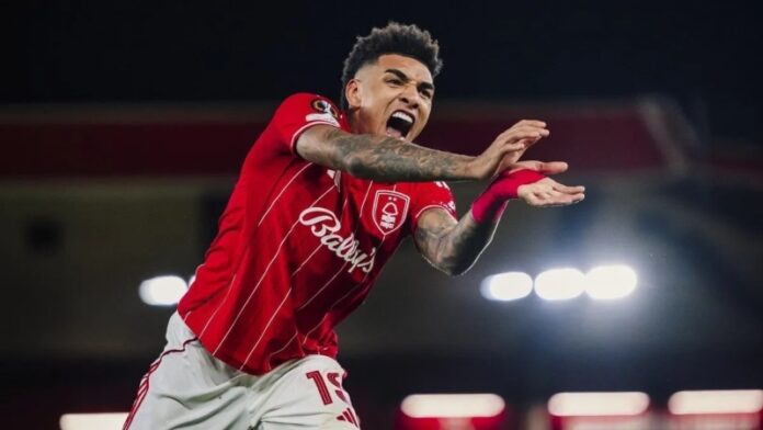 Com gol brasileiro, Nottingham Forest vence o Porto pela Europa League