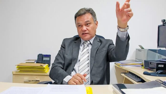 Drones sobrevoaram casa de promotor jurado de morte pelo PCC; entenda