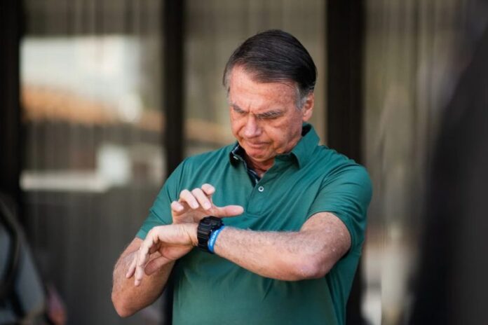 Em-prisao-domiciliar-o-ex-presidente-Jair-Bolsonaro-cumpre-medida-restritiva-em-sua-residencia-em-Brasilia-Metropoles-7