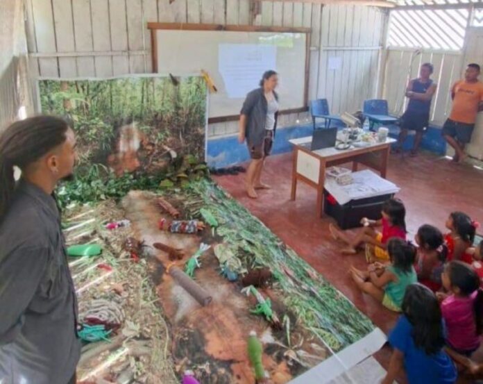 FAPEAM-Governo-do-Amazonas-apoia-acoes-de-popularizacao-da-ciencia-em-Sao-Gabriel-da-Cachoeira-2-576x1024(1)
