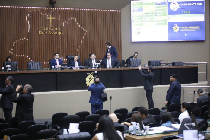 Inicia-tramitacao-na-Aleam-de-PL-voltado-ao-combate-a-venda-de-bebidas-adulteradas-Foto-Danilo-Mello-Aleam