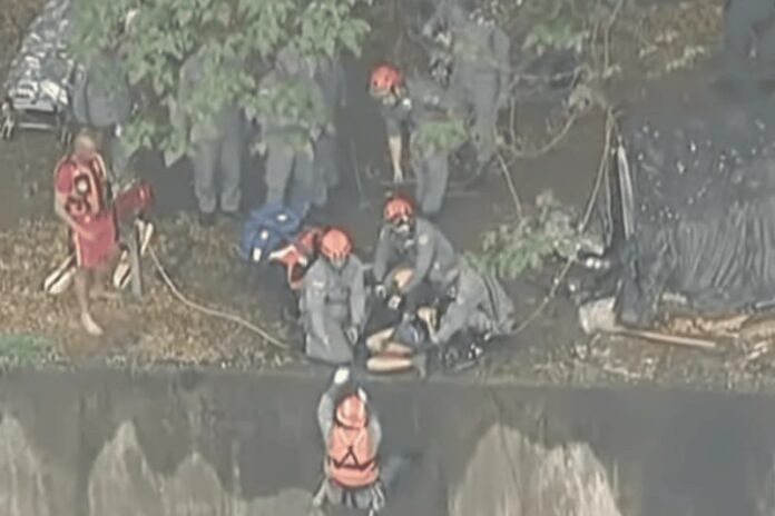 Mulher cai em rio no centro de SP e é arrastada pela correnteza