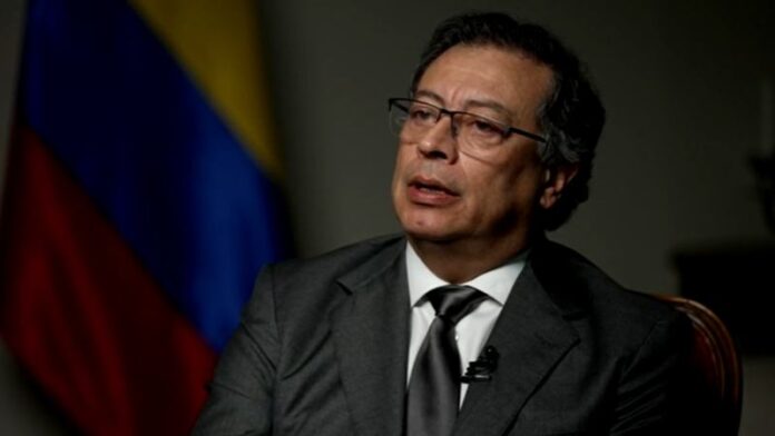 Presidente da Colômbia condena ataque dos EUA a barco na costa da Venezuela