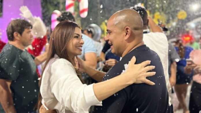 Sergio-Bare-participa-da-inauguracao-da-decoracao-de-Natal-na-Praca-dos-Remedios(1)