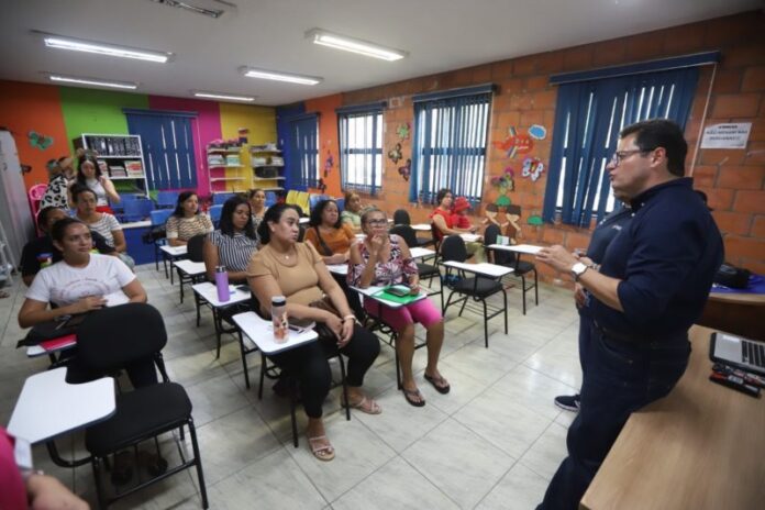 UGPE_MULHERES-BENEFICIARIAS-DO-PROSAMIN-INICIAM-CURSO-DE-AGENTE-DE-PORTARIAMARCELLUS-CAMPELO-SEC.-UGPESEDURB_FOTO_PAULA-PESSOA_UGPE-1-1024x682
