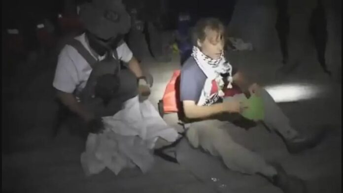 Vídeo_ Veja momento em que Greta Thunberg é abordada em Flotilha