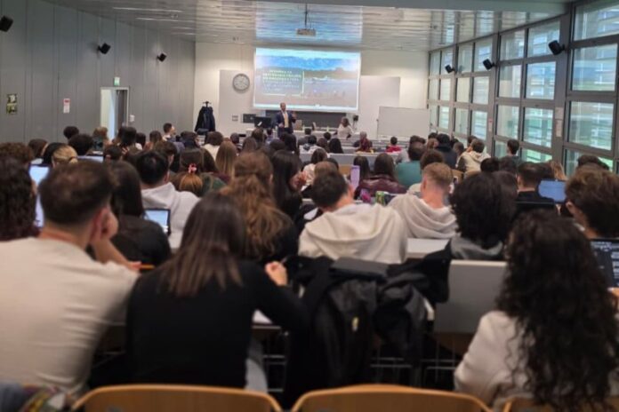 WhatsApp Image 2025-10-21 at 15.42.07