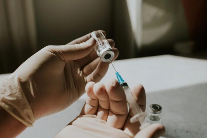 seringa-toxina-botulinica-procedimento-estetico