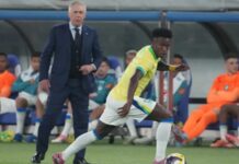 Ancelotti revela que convenceu Vini Jr. a mudar posicionamento na Seleção