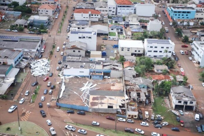 Câmera registrou chegada de tornado devastador ao Paraná. Veja