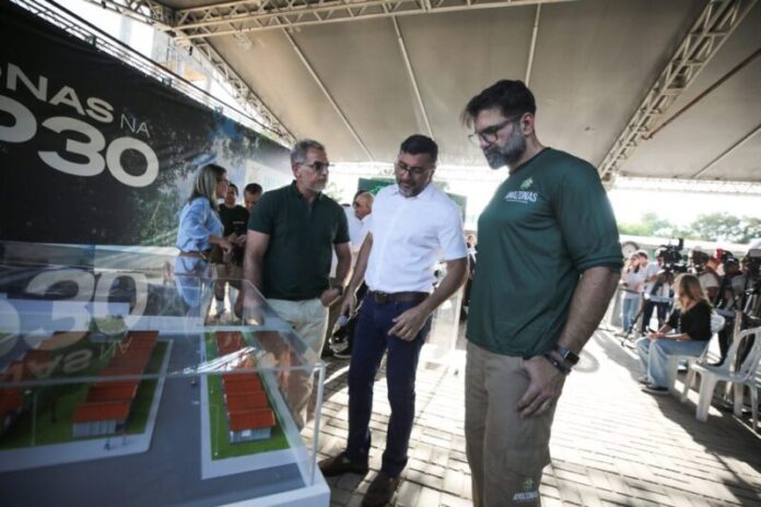 Governador-Wilson-Lima-entrega-16-viaturas-e-equipamentos-para-reforcar-atuacao-de-equipes-no-combate-ao-desmatamento-e-queimadas-no-Amazonas-2_Foto-Arthur-Castro-Secom-1024x682