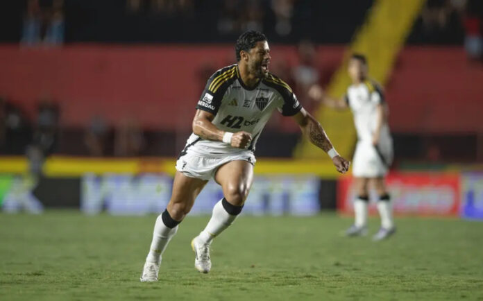 Hulk-comemora-gol-diante-do-Sport-aspect-ratio-512-320