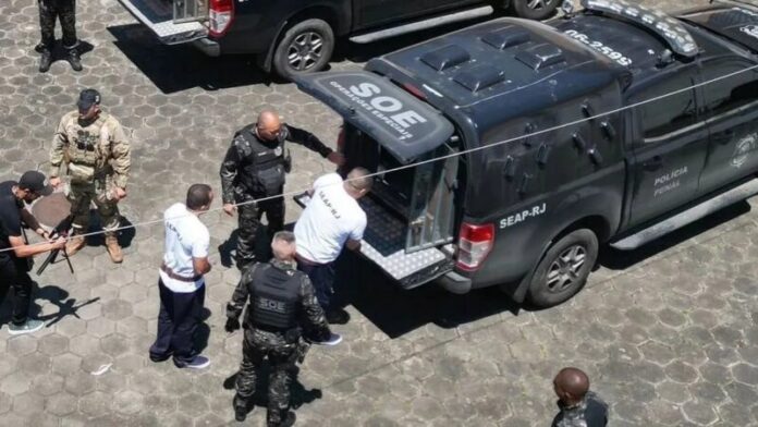 Ministério critica divulgação de transferência de presos; Castro rebate