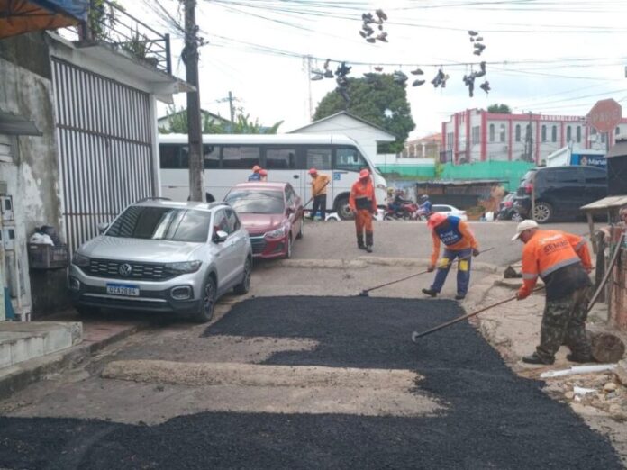 Obra de recuperação asfáltica realizada pela Prefeitura de Manaus revitaliza via no bairro Compensa 3 2 (1)