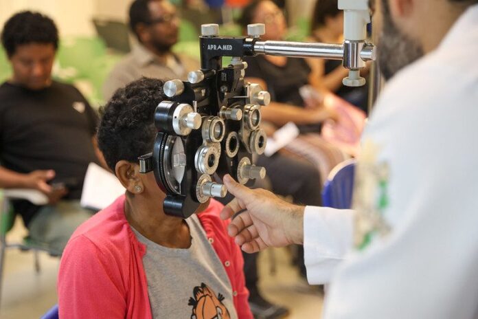 Pacientes-comemoram-mutirao-de-consultas-oftalmologicas-no-Amazonas_FOTO_MAURO-NETO-2