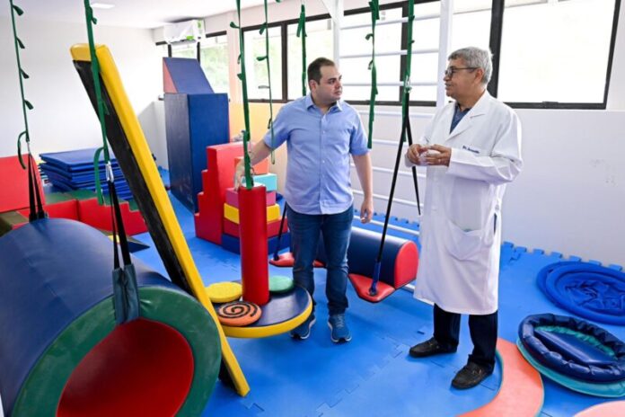 Presidente-Roberto-Cidade-anuncia-entrega-do-Centro-de-Inclusao-Sensorial-da-Aleam-para-a-segunda-quinzena-de-novembro-Foto-Rodrigo-Brelaz