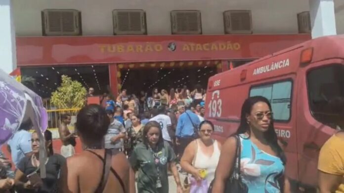 RJ_ Reabertura de loja em Duque de Caxias tem tumulto e deixa duas feridas