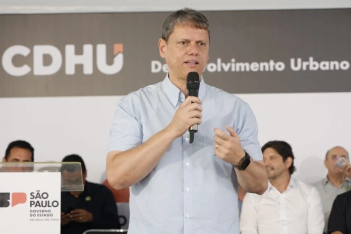 Tarcísio diz que polícia de SP apreendeu cerca de 200 fuzis em 2025