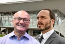 Menezes provoca e desafia a direita ao sugerir candidatura de Carlos Bolsonaro ao Senado pelo Amazonas