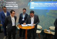 Wilson Lima assina primeiro contrato de crédito de carbono do Amazonas na COP30 e anuncia concurso da Sema