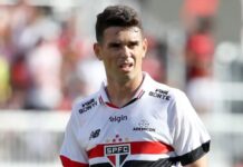 Oscar, do São Paulo, se pronuncia após internação de emergência