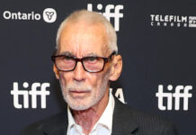 Morre Lee Tamahori, diretor da franquia 007, aos 75 anos
