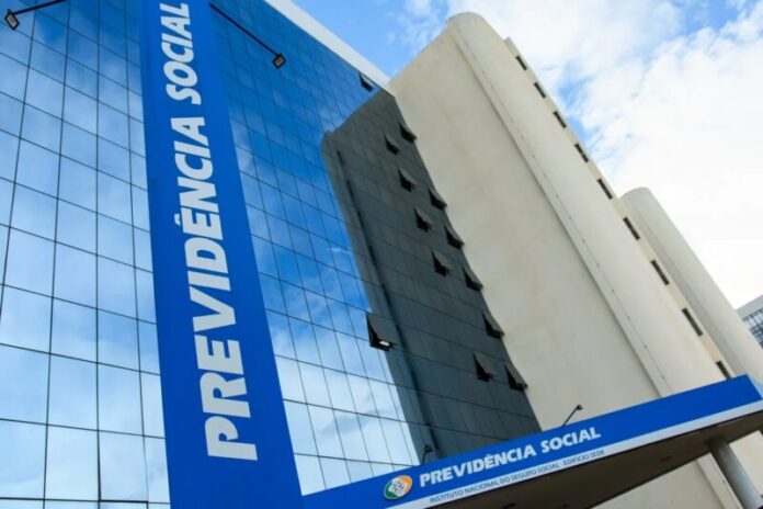 Fachada-da-Previdencia-Social-e-acesso-digital-aos-servicos-do-INSS-pelo-aplicativo-Meu-INSS-Mertropoles-6