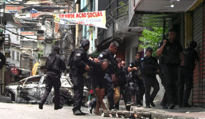 Megaoperacao-contra-o-Comando-Vermelho-deflagrada-no-Rio-de-Janeiro-complexos-do-Alemao-e-da-Penha-na-zona-norte-Metropoles-9-scaled