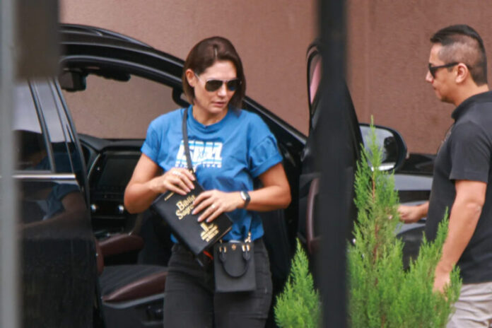 Michelle-Bolsonaro-chega-a-PF-acompanhada-da-filha-Laura-para-visitar-o-ex-presidente-Jair-Bolsonaro-Metropoles-1-1-scaled