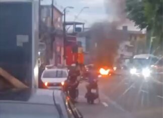 Protesto bloqueia ruas na compensa 2 e interrompe tráfego na zona centro-oeste de Manaus