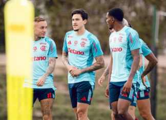 Pedro volta a treinar pelo Flamengo após lesão na coxa. Confira