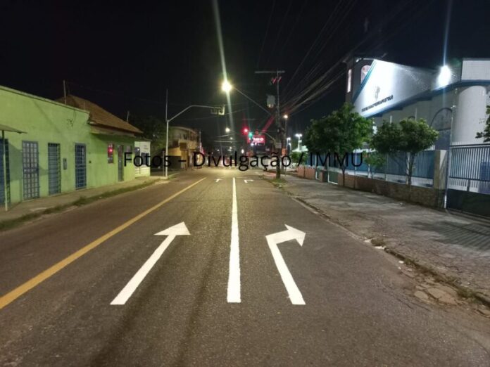 Prefeitura investe na organização do trânsito com implantação de sinalização em vias das zonas Norte e Sul de Manaus 3